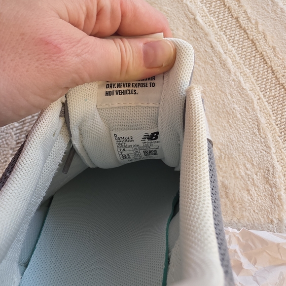 New Balance Unisex 574 Vulc Grey Sneakers Size M 7.5/ W 9
